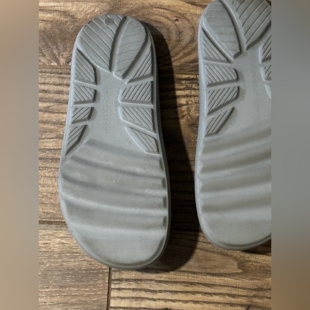 Revitalign Gray Rubber Sole Shoes - Picture 4 of 4